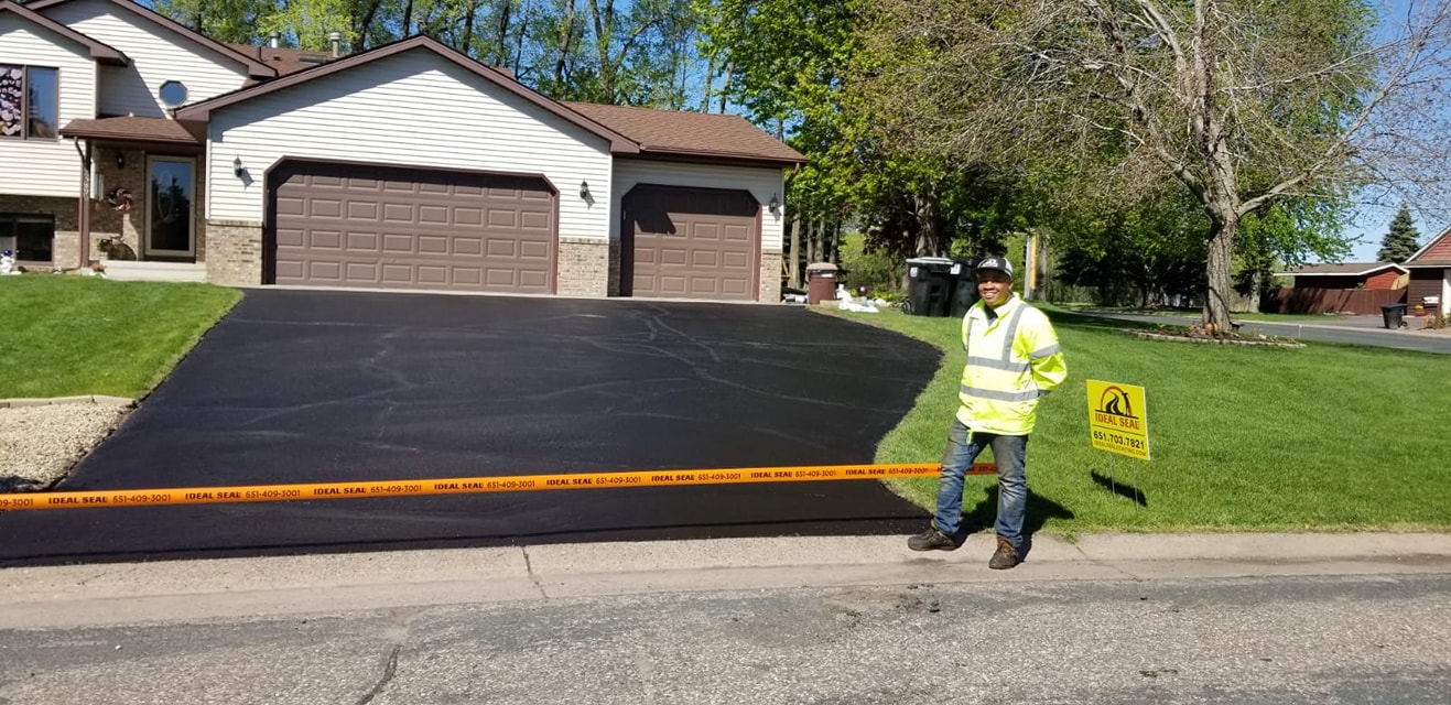 What Are the Benefits of Driveway Sealcoating?