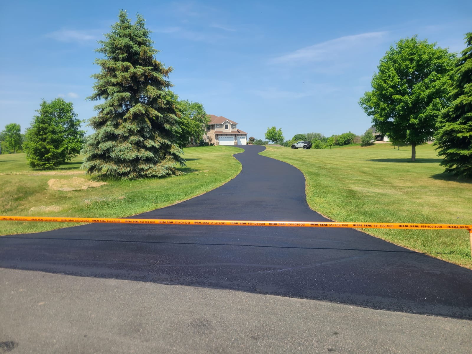 Signs that your asphalt needs to be replaced